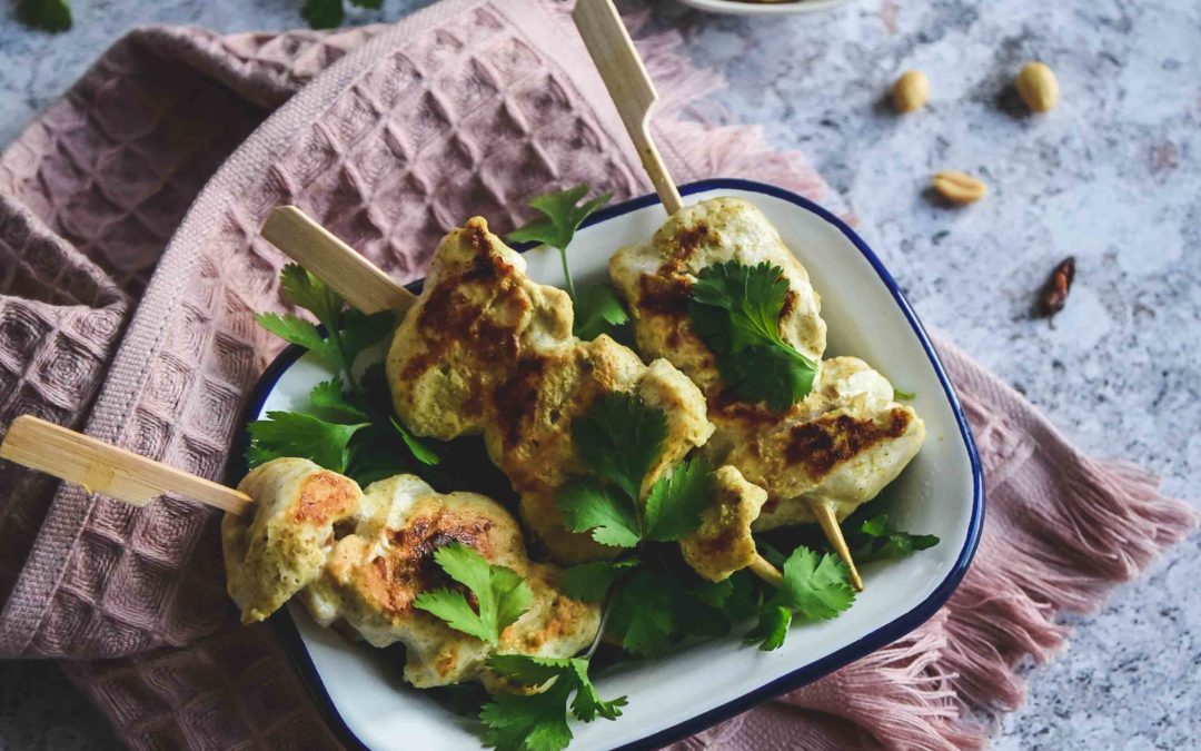 Brochettes de poulet, sauce satay