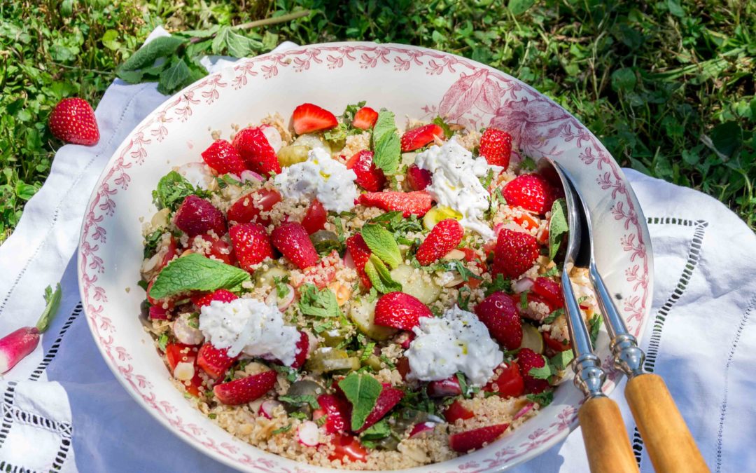 Salade quinoa, fraises et burrata