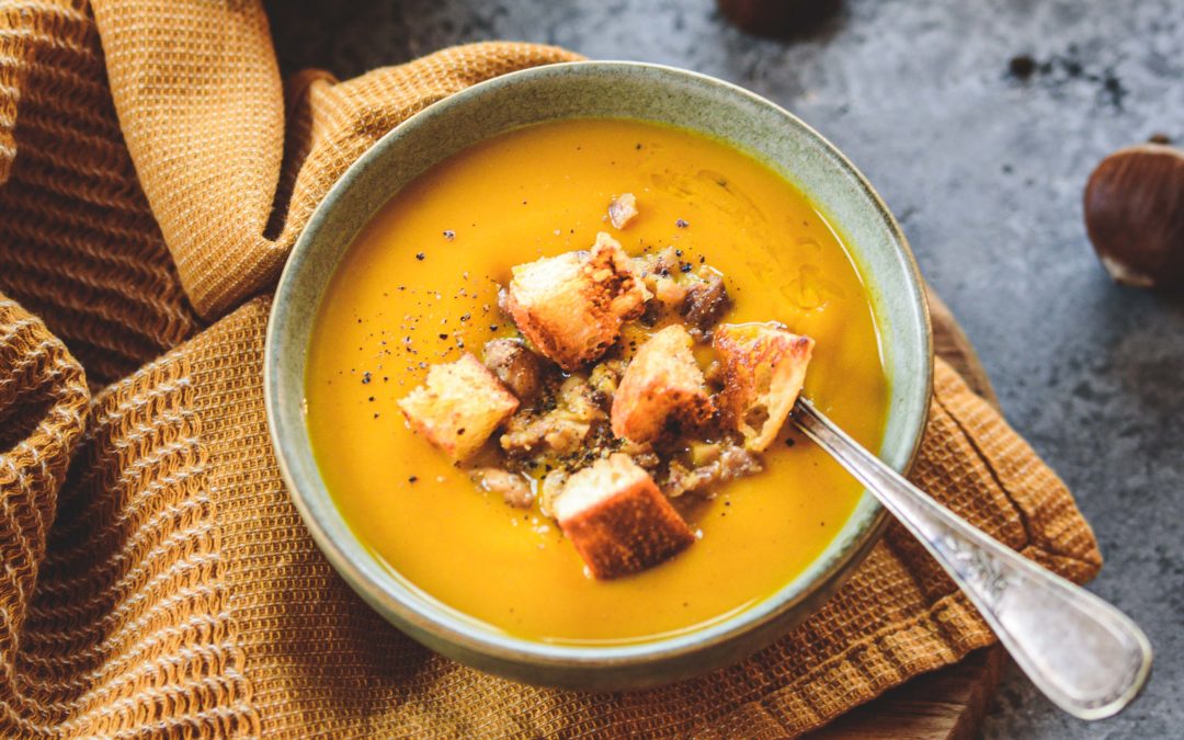 Soupe de châtaignes et butternut, croûtons à l’ail